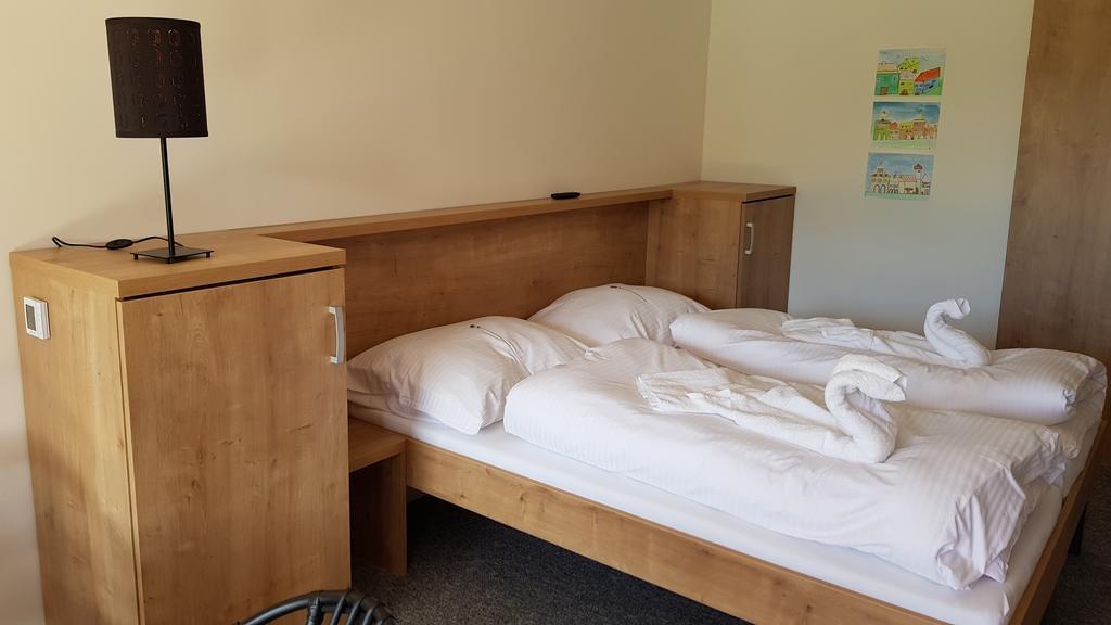 Ydykseb Hotell Frýdlant nad Ostravicí Eksteriør bilde